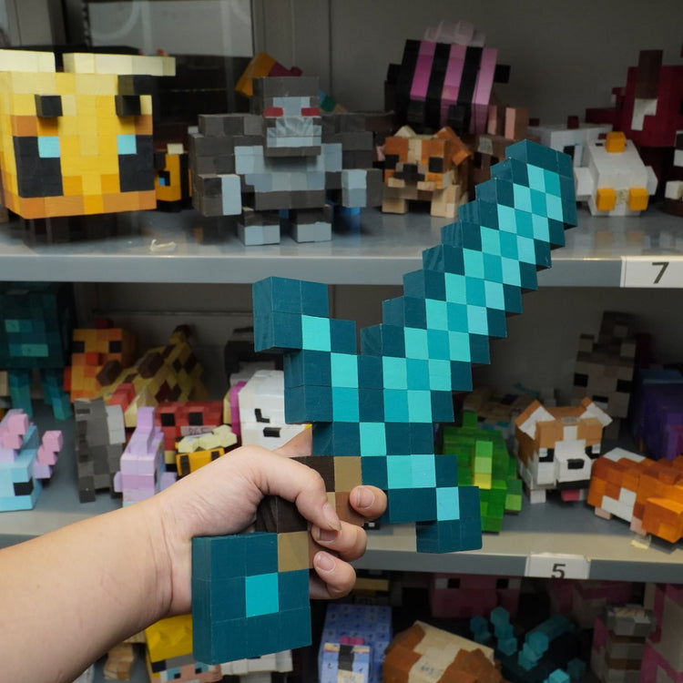 Model Minecraft Wooden Diamond Sword (With Large Stand)