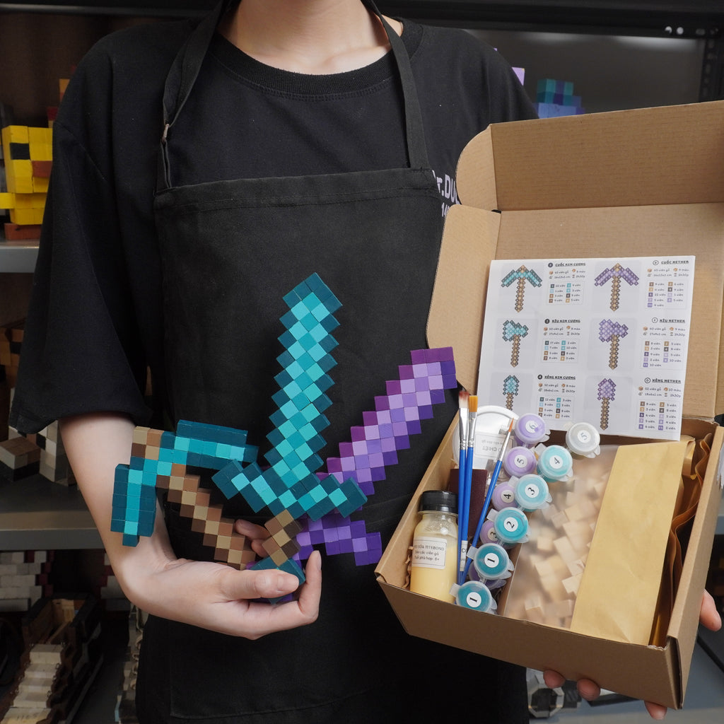 Minecraft Mini Diamond & Nether Equipment (DIY Kit) ) - Paint and Build 4 Tool