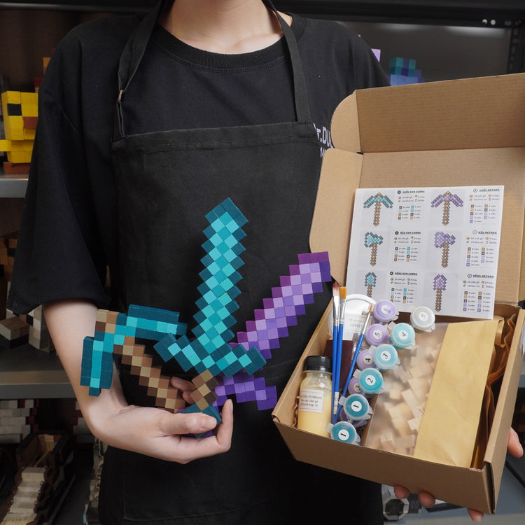 Minecraft Mini Diamond & Nether Equipment (DIY Kit) ) - Paint and Build 4 Tool